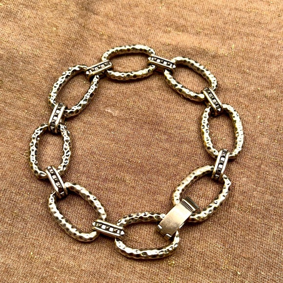 Kendra Scott charm bracelet In Antique Silver. Charms sold on KS website. ✨ - Picture 1 of 3